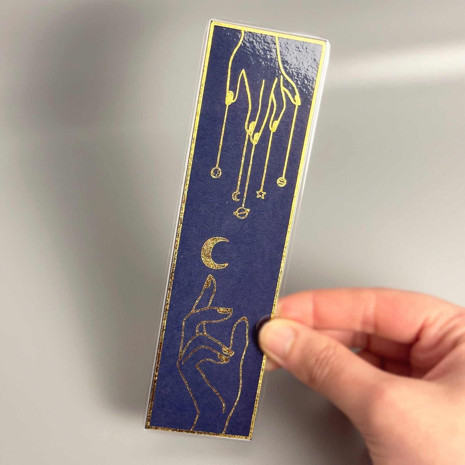 Holografisches Lesezeichen – Tarot-Stil Sonne- und Mond-Magie!